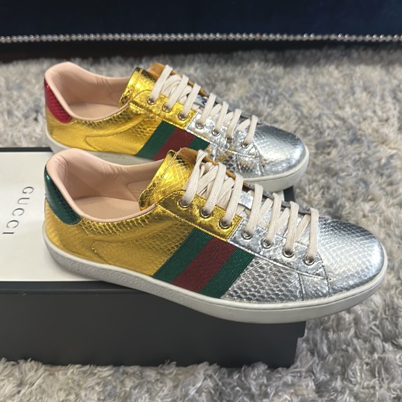 GUCCI. Men’s Metallic Gold & Silver sneaker. Original box & dust bags included. - Picture 4 of 9